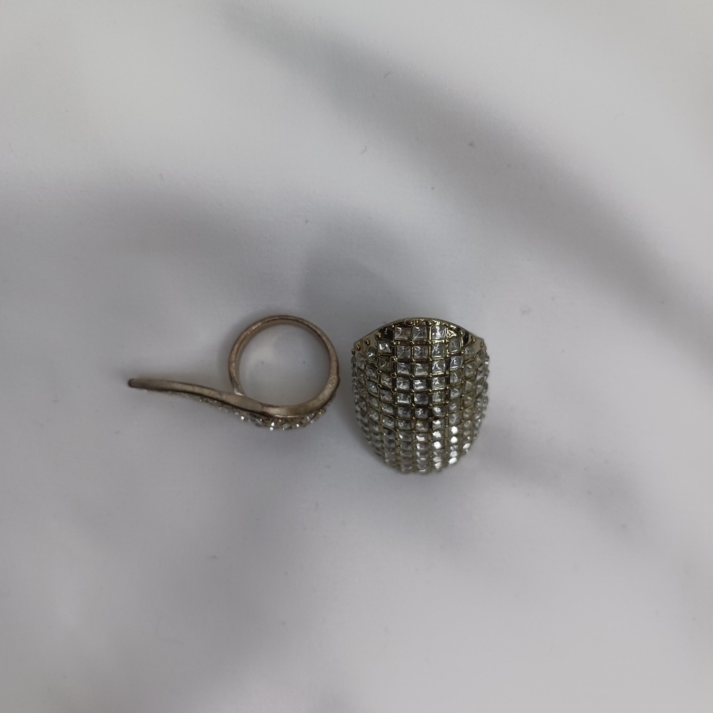 Gold Rhinestone Ring Set. - Picture 4 of 6